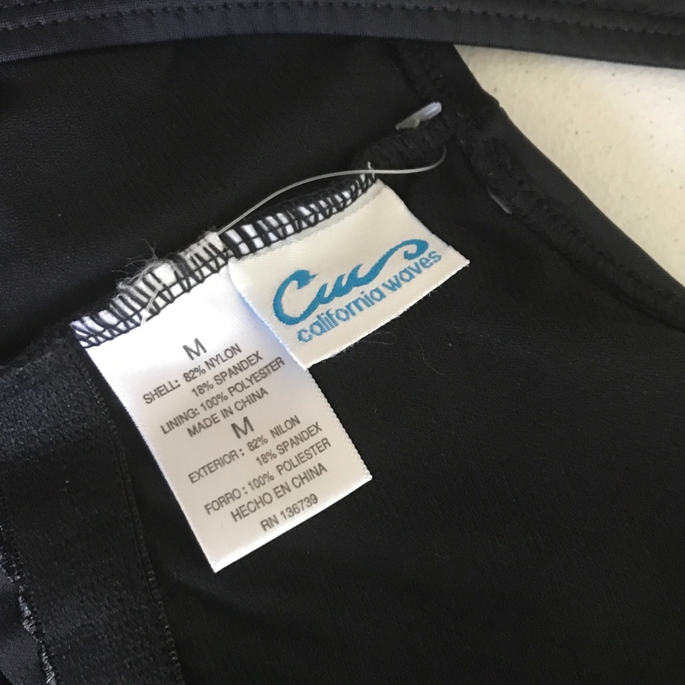 {California Waves} Graphic Print Swimsuit - Picture 4 of 6